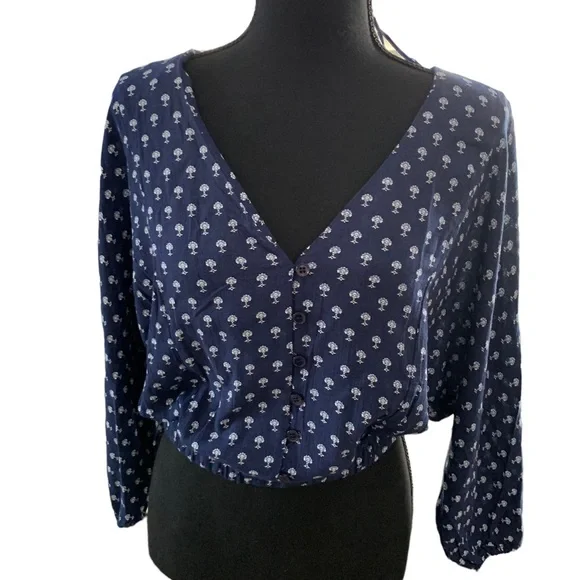 NWT Kendall + Kylie Indigo Ditsy Blouse - Picture 2 of 4